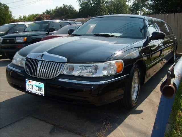 Lincoln Town Car 1998 photo 1