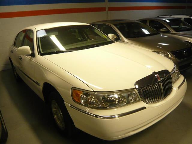 Lincoln Town Car 1999 photo 3