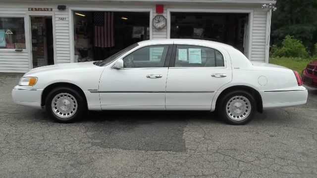 Lincoln Town Car 1999 photo 1