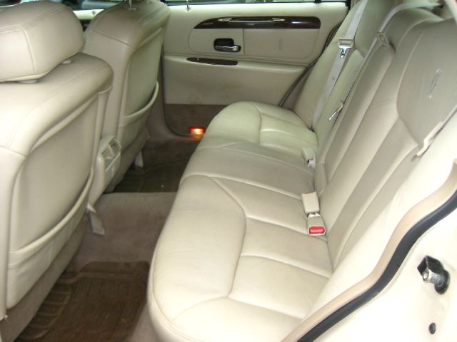 Lincoln Town Car 1999 photo 11