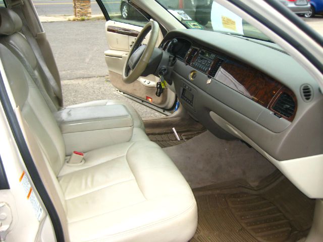 Lincoln Town Car 1999 photo 3