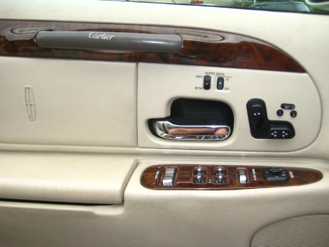 Lincoln Town Car 1999 photo 9