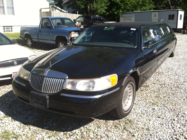 Lincoln Town Car 2.0T Local Trade-in Sedan