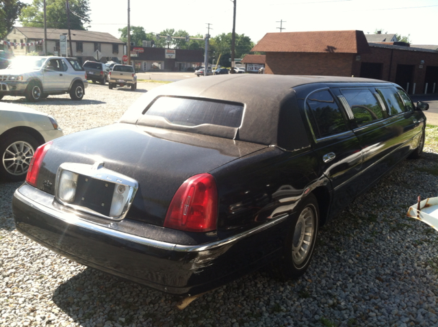 Lincoln Town Car 1999 photo 3