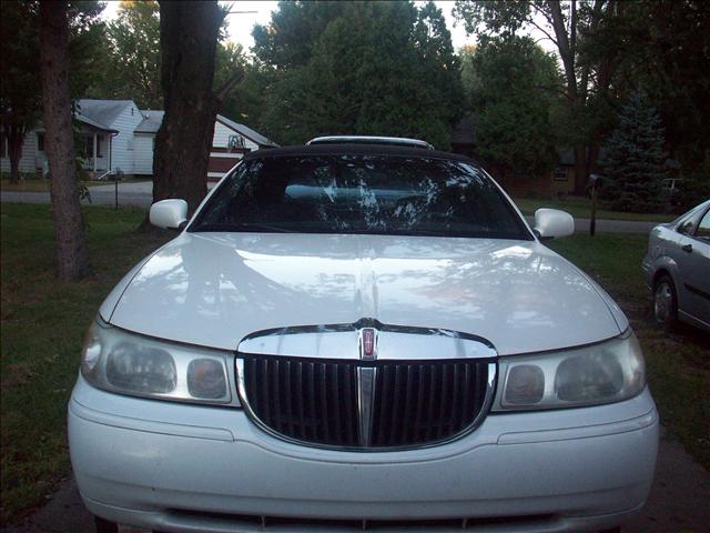 Lincoln Town Car Xtreme Sedan