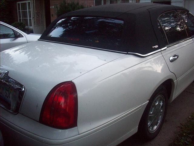 Lincoln Town Car 1999 photo 3