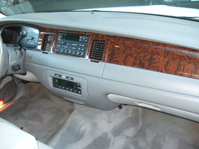 Lincoln Town Car 1999 photo 18