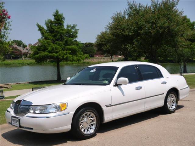 Lincoln Town Car 1999 photo 1