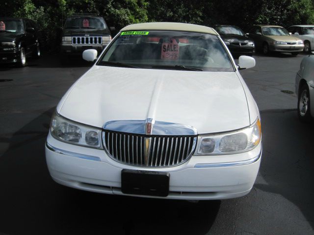 Lincoln Town Car 1999 photo 1