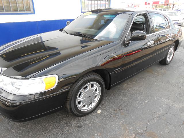 Lincoln Town Car 1999 photo 1