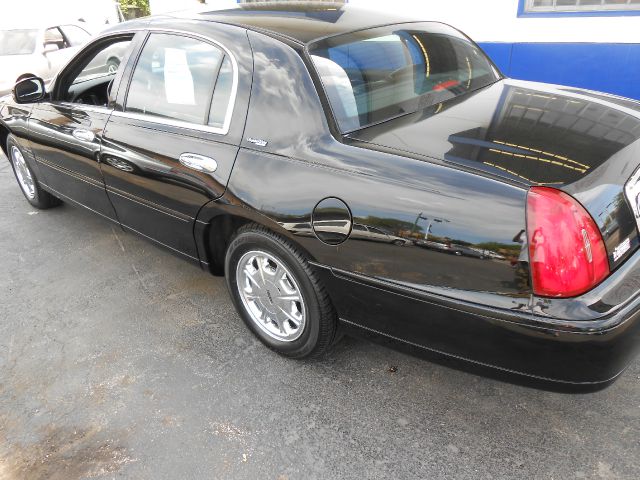 Lincoln Town Car 1999 photo 4