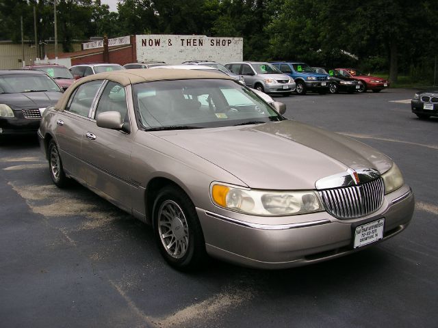 Lincoln Town Car 1999 photo 1