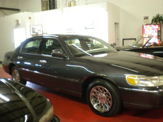 Lincoln Town Car 1999 photo 3