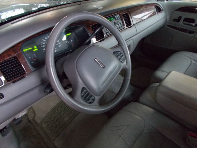 Lincoln Town Car 1999 photo 6