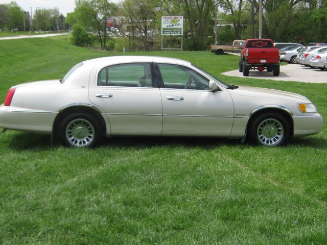 Lincoln Town Car 1999 photo 3