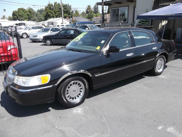 Lincoln Town Car 1999 photo 4