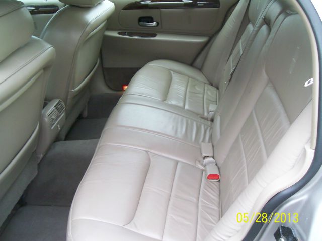 Lincoln Town Car 2000 photo 1