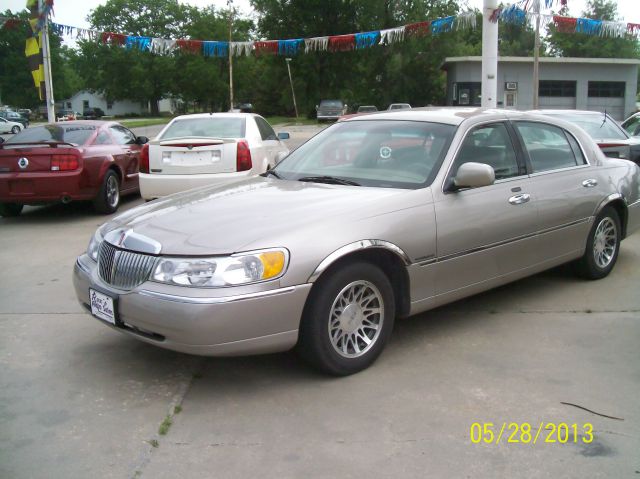 Lincoln Town Car 2000 photo 5