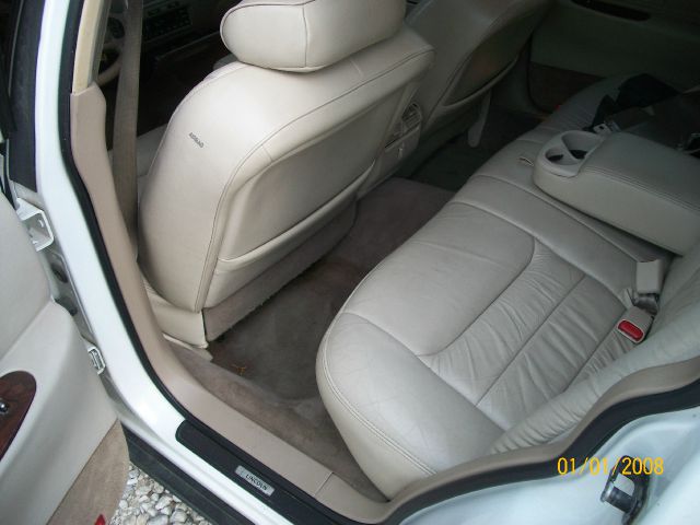 Lincoln Town Car 2000 photo 3