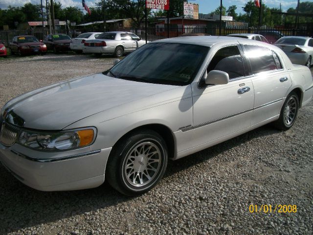 Lincoln Town Car 2000 photo 5