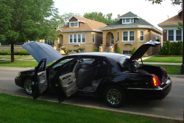 Lincoln Town Car ZR-2 Extended Cab Sedan