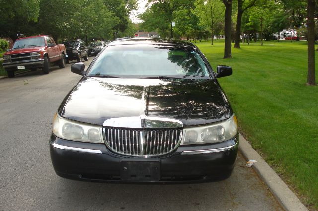 Lincoln Town Car 2000 photo 1