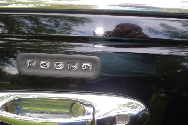 Lincoln Town Car 2000 photo 23