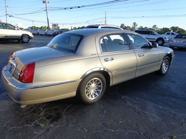 Lincoln Town Car 2000 photo 10