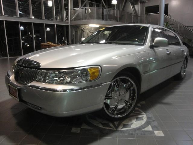 Lincoln Town Car ZR-2 Extended Cab Sedan