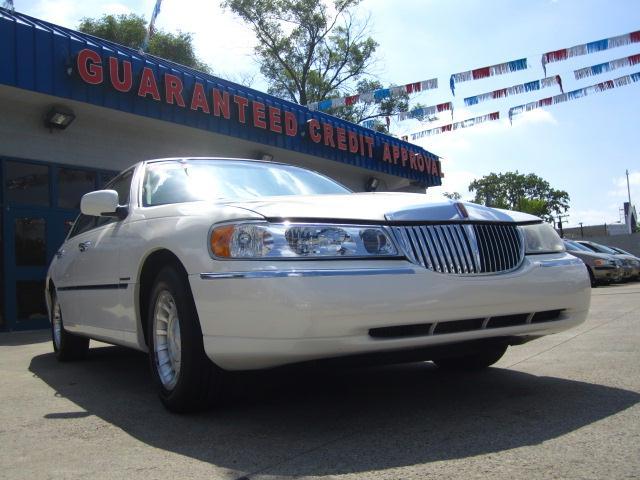 Lincoln Town Car 2000 photo 4