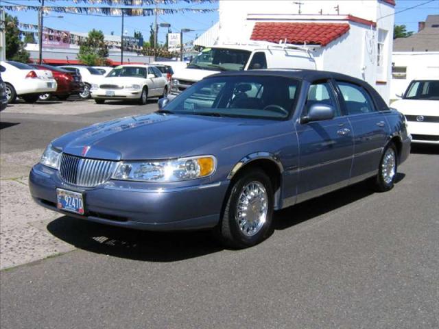 Lincoln Town Car 4dr Sdn SL Auto Sedan