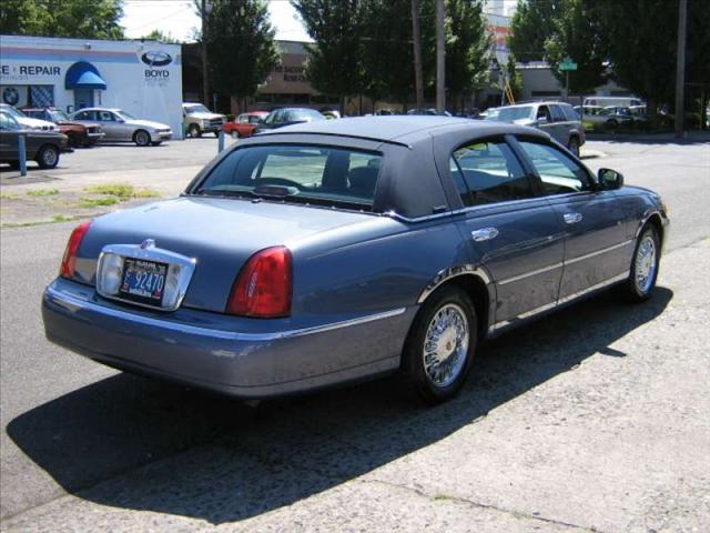 Lincoln Town Car 2000 photo 5