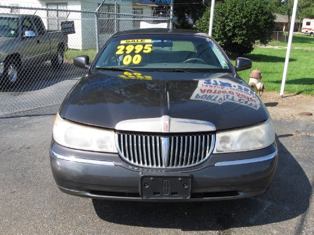 Lincoln Town Car 2000 photo 2