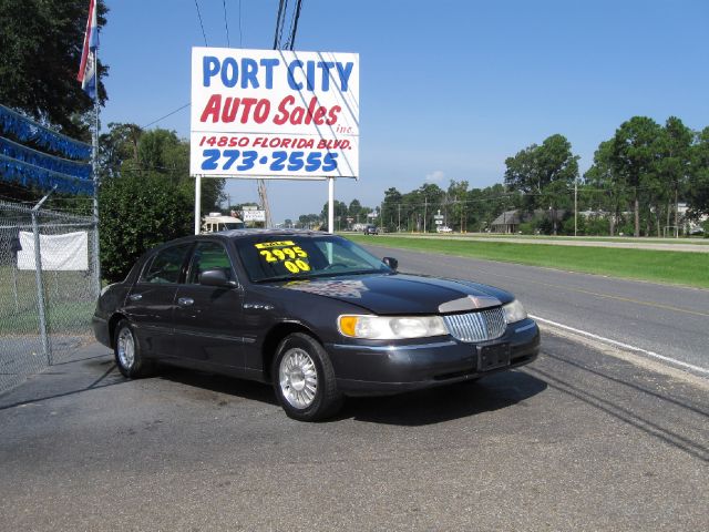 Lincoln Town Car 2000 photo 4