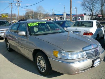 Lincoln Town Car 2001 photo 1