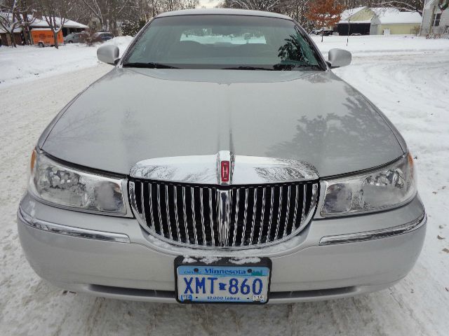 Lincoln Town Car 2001 photo 3