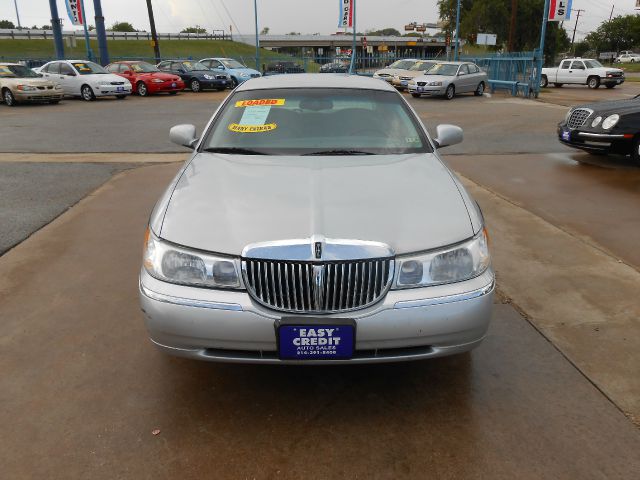 Lincoln Town Car 2001 photo 3