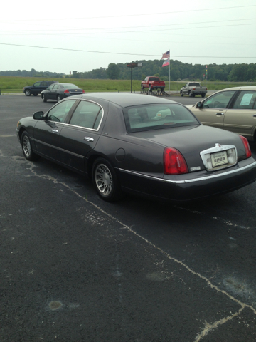 Lincoln Town Car 2001 photo 4