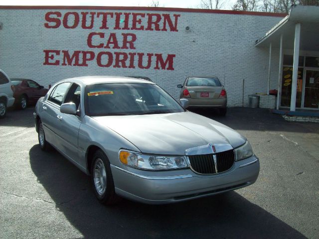 Lincoln Town Car 2001 photo 13