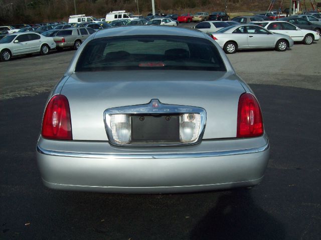 Lincoln Town Car 2001 photo 15