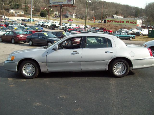 Lincoln Town Car 2001 photo 18