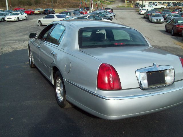 Lincoln Town Car 2001 photo 6