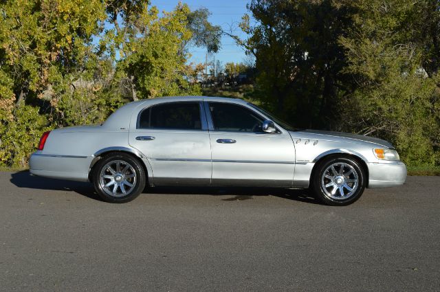 Lincoln Town Car 2001 photo 3