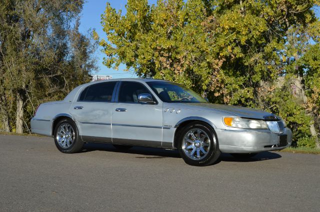 Lincoln Town Car 2001 photo 4