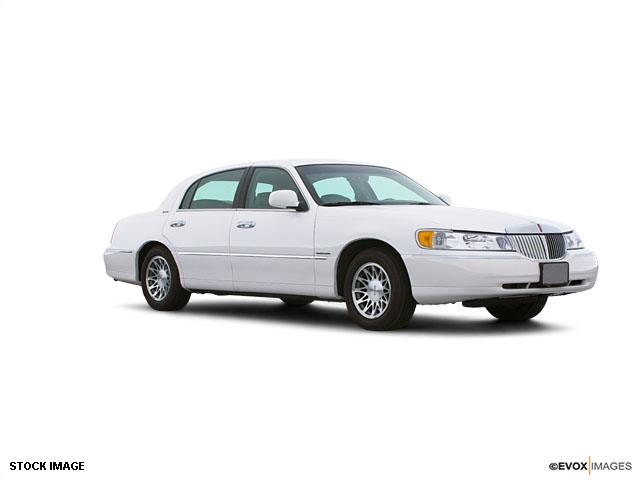 Lincoln Town Car 2001 photo 2