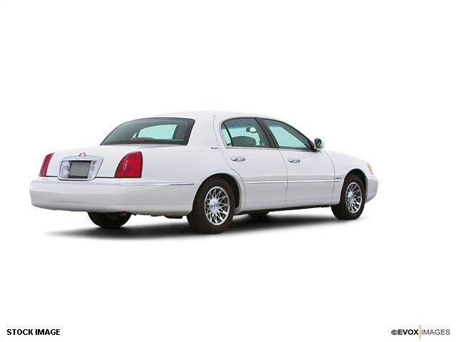 Lincoln Town Car 2001 photo 4