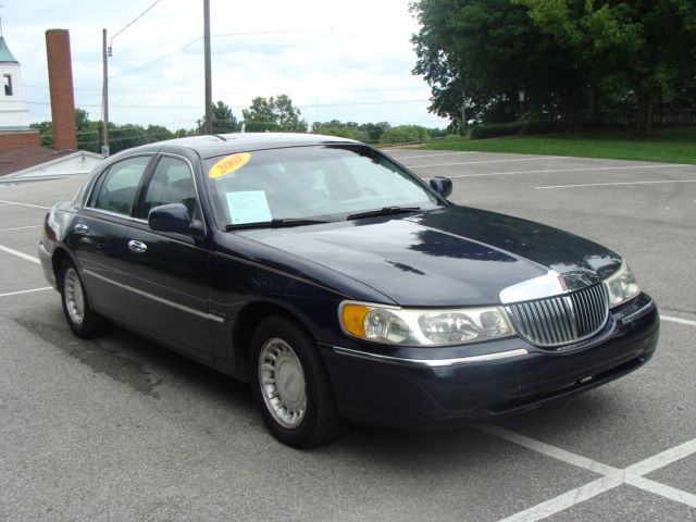 Lincoln Town Car 2001 photo 1