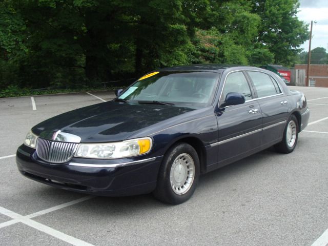 Lincoln Town Car 2001 photo 2