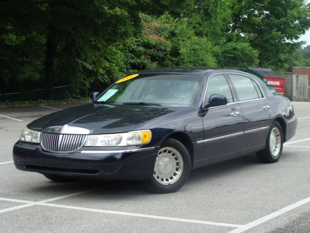 Lincoln Town Car 2001 photo 3