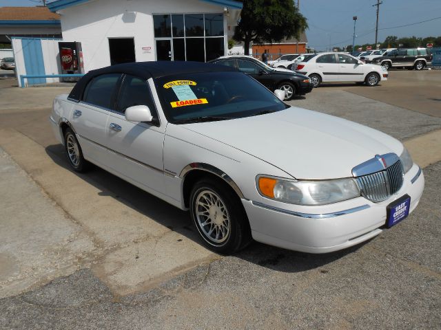 Lincoln Town Car 2001 photo 3